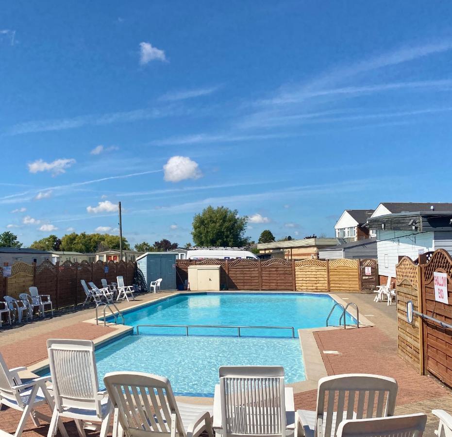 Winchelsea Beach Holiday Home - Pool & Beach Esterno foto